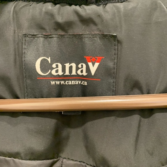 CanaV women’s black down jacket with genuine raccoon fur collar. Size Small - Picture 7 of 9